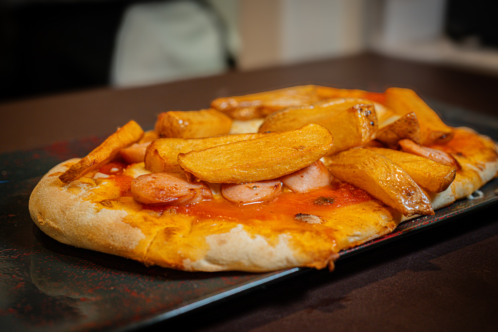 Pinsa Wustel e Patatine fritte