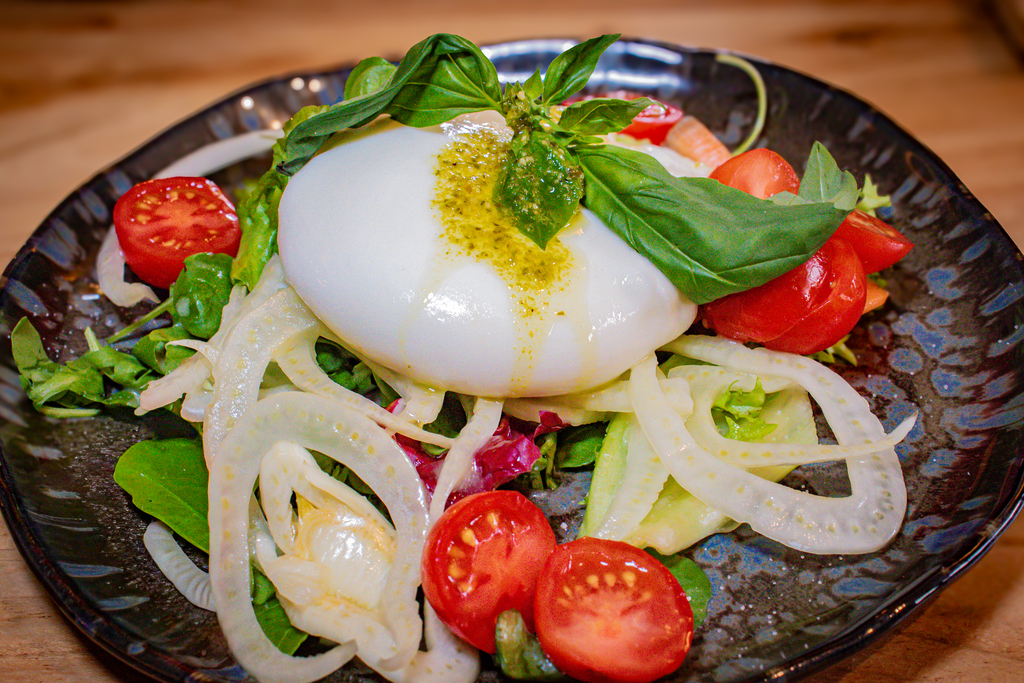 Burrata con Pomodoro