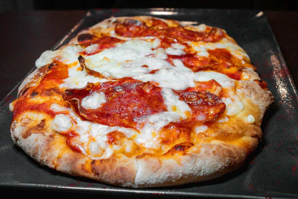 Pinsa Mortadella et Pistacchio