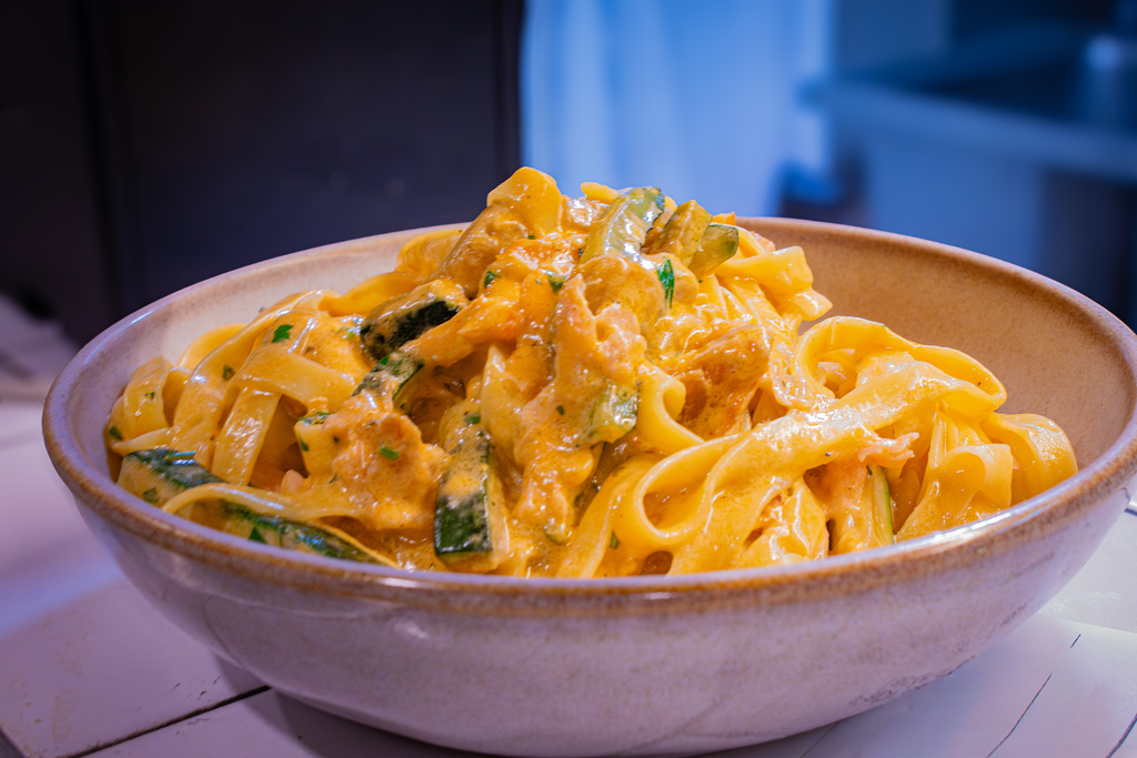 Tagliatelle al Salmone e Zucchine