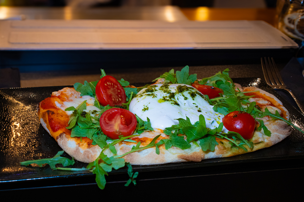 Pinsa Burrata et Pesto